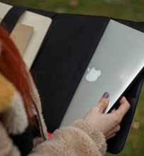 Load image into Gallery viewer, MARBLE BLACK ORTA LAPTOP
