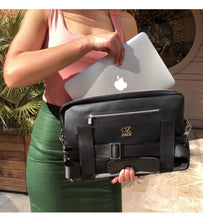 Load image into Gallery viewer, TRAVELER SİYAH ORTA LAPTOP (9 HAZİRAN'DA KARGOLANACAKTIR)
