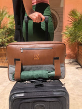 Load image into Gallery viewer, TRAVELER KOYU KAHVE ORTA LAPTOP (9 HAZİRAN'DA KARGOLANACAKTIR)
